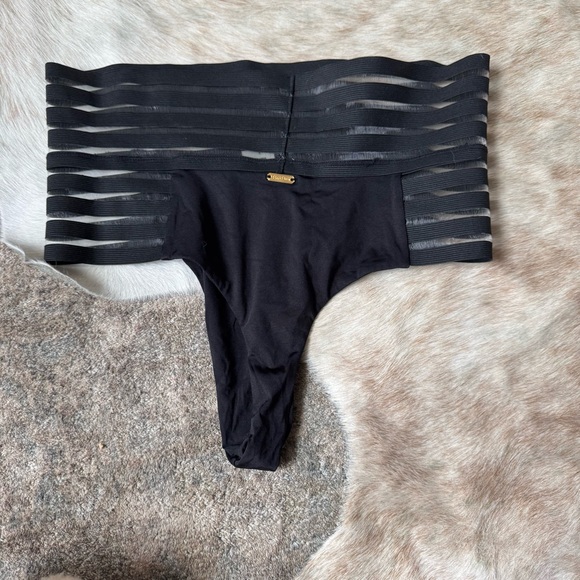 Beach Bunny Black High Waisted Tango Bottom - Picture 5 of 10